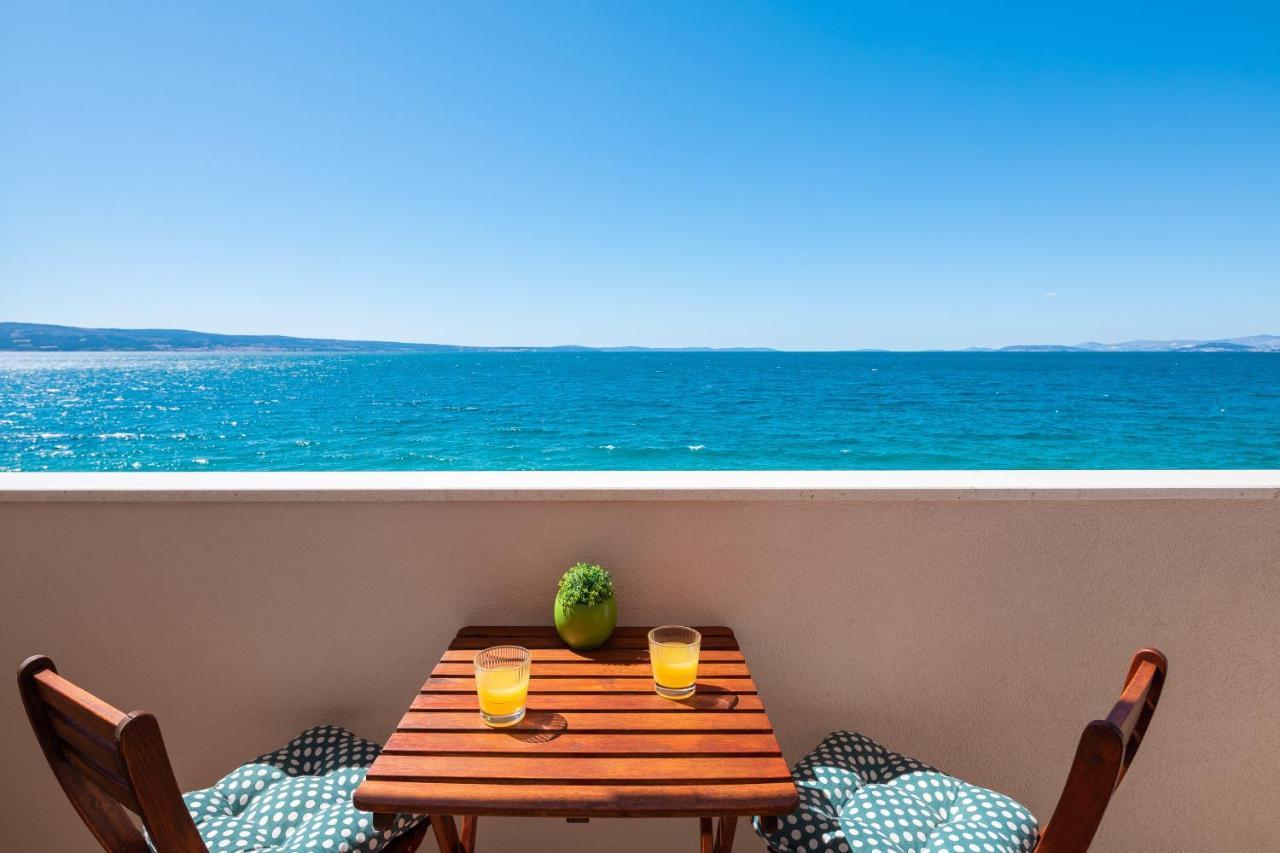 Blue Lagoon Beach Apartments Dugi Rat Exteriér fotografie